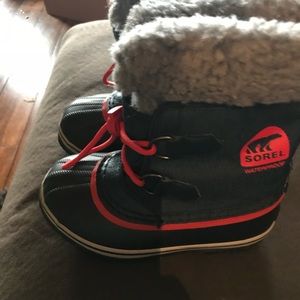 Boys Sorel boots
